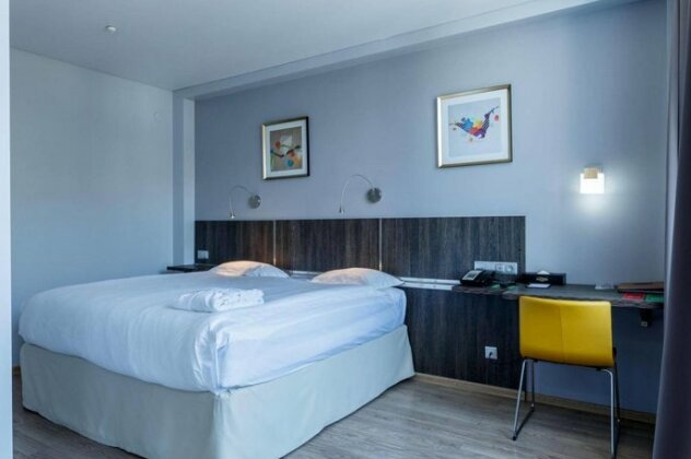 Smart Hotel Bishkek Holiday - Photo4