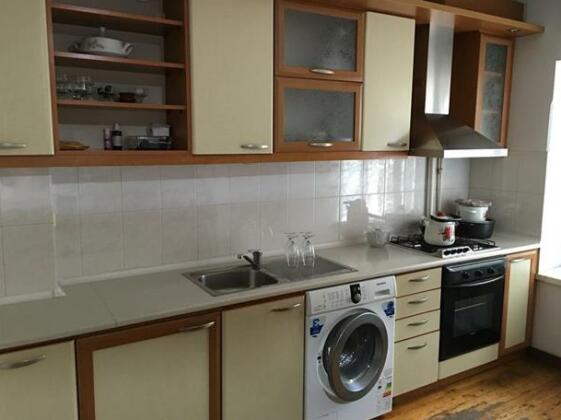Travelers Hostel Bishkek - Photo2