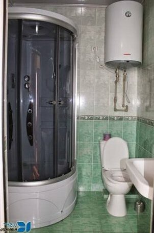 Denis Guest House Karakol - Photo4