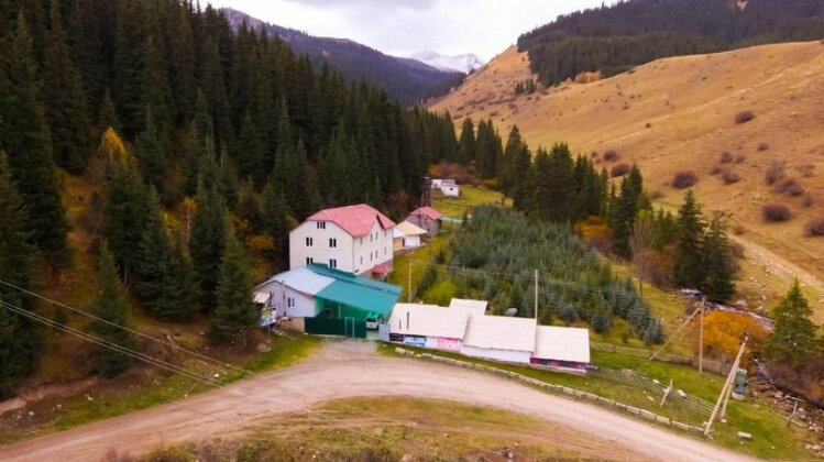 Tumar Mountain Guest House - Photo2