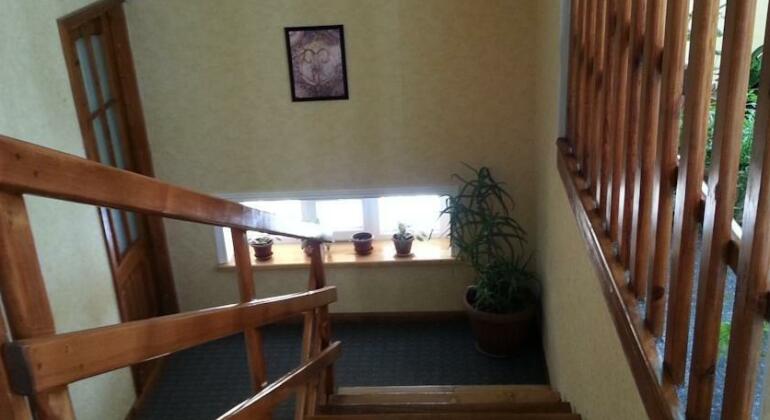 5th Avenue Guest House Osh - Photo2