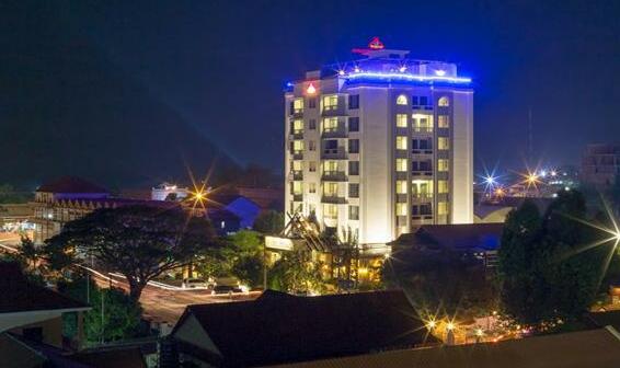Yeak Loam Hotel