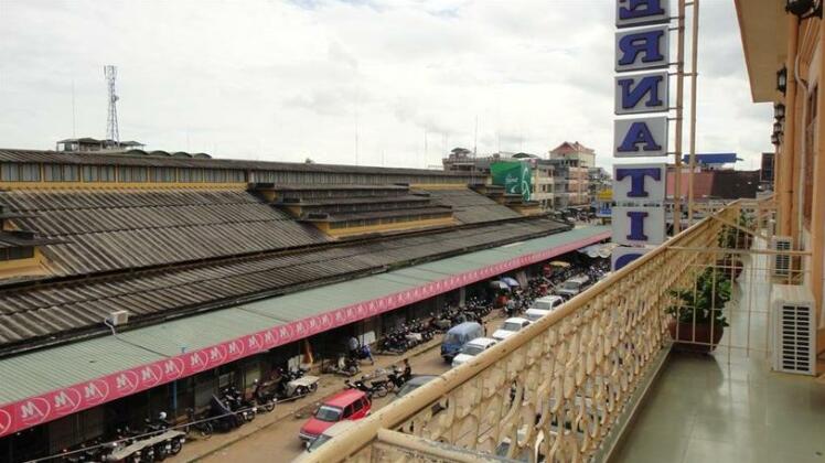 International Hotel - Photo4