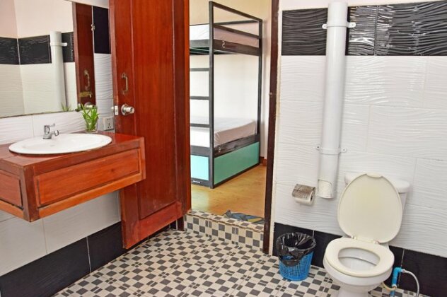 Mad Monkey Hostel Kampot - Photo4