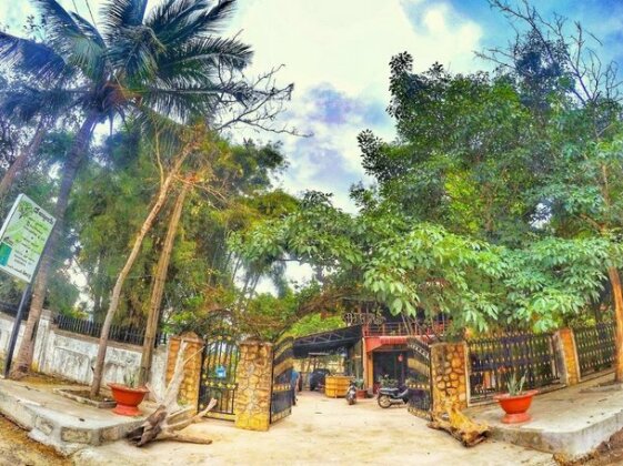 The MangoTree II Guesthouse - Photo2