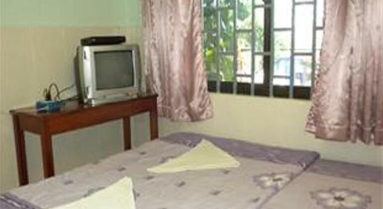 Beach Town Guesthouse - Photo2
