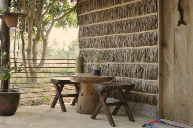Khmer Hands - Photo3