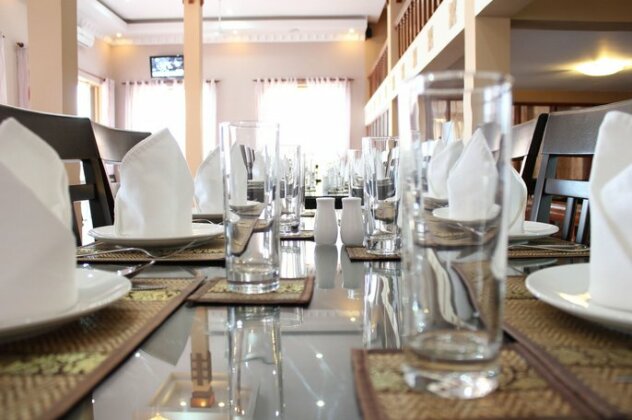 9 Dragon Hotel & Restaurant - Photo4