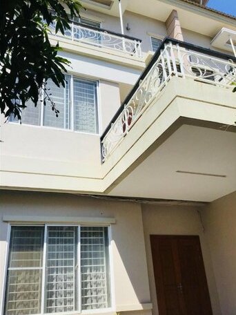 Borey Villa Ada