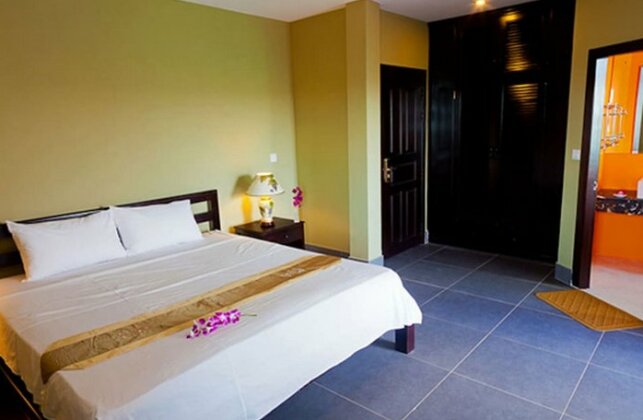 CCC Hotel Airport - Photo4