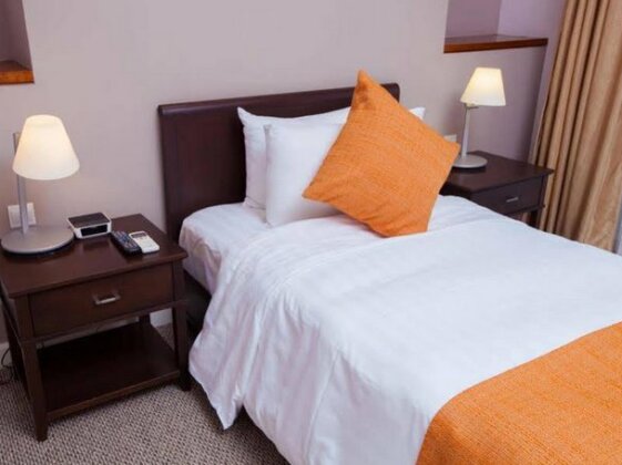 Central Mansions Serviced Apartments - Photo5