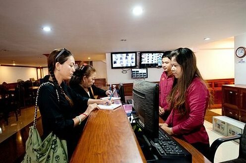 Circuit Hotel & Cafe - NaNa Hotel - Photo4