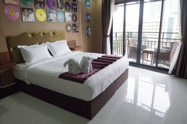 Color Creative Hotel - Photo5