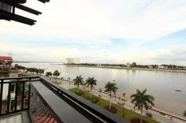 Gallops Riverside Hotel - Photo2