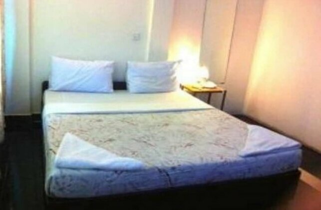 Golden World Guesthouse - Photo4