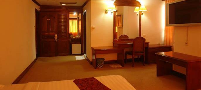 Grand Plaza Hotel - Photo2