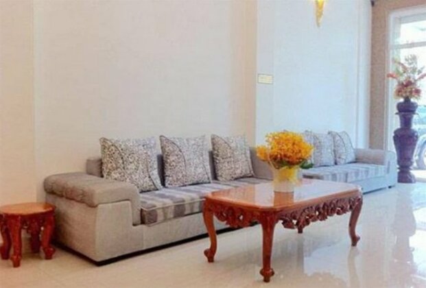 Green Centre Point Inn - Photo2