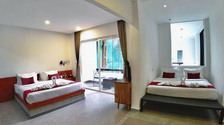 Hotel Records - Photo3