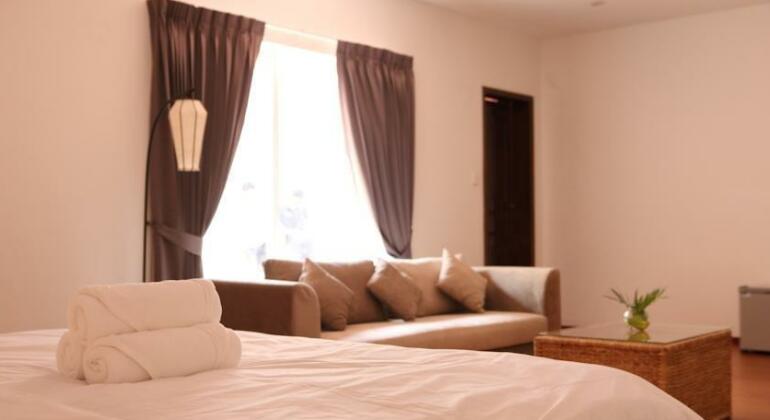 J Villa - Photo5