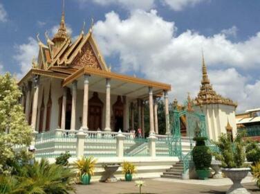 Mysteres & Mekong Phnom Penh Lodge