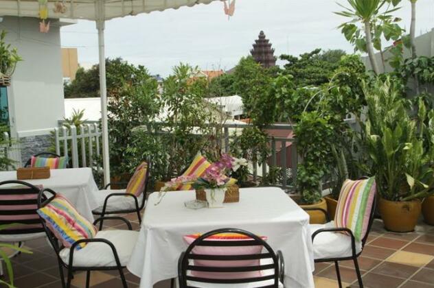 One Up - Banana Hotel - Photo2