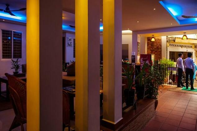 One Up - Banana Hotel - Photo3