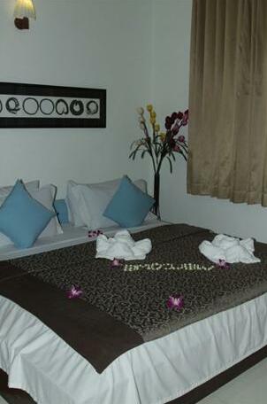 One Up - Banana Hotel - Photo4