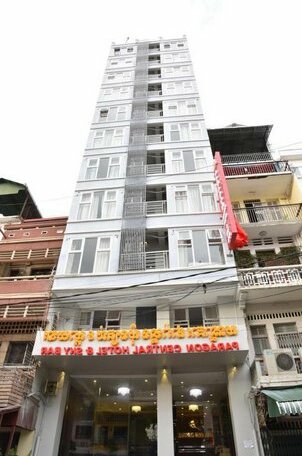 Paragon Central Hotel & Sky Bar - Photo2