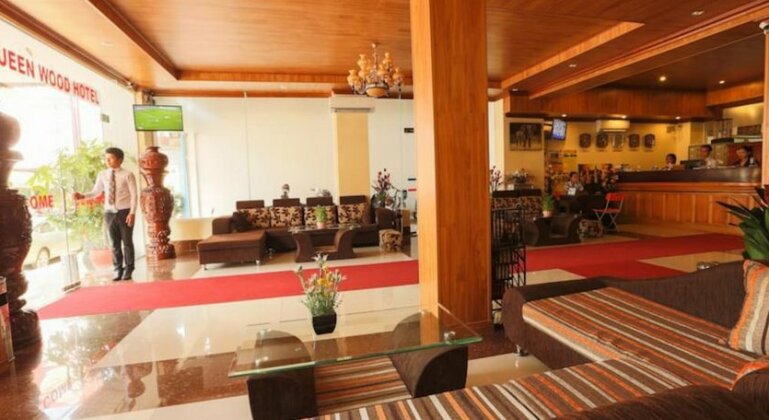 Queen Wood Hotel - Photo3