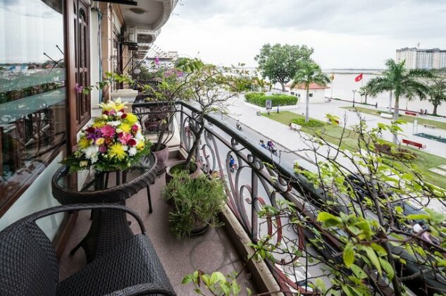 Red Hibiscus Hotel - Photo2