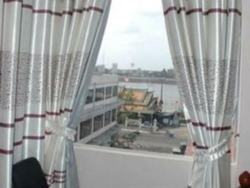 Riverwalk Guesthouse - Photo5