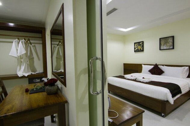 Rose Emerald Hotel - Photo5
