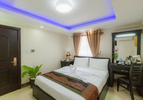 Seventh Heaven Hotel and High Bar - Photo5