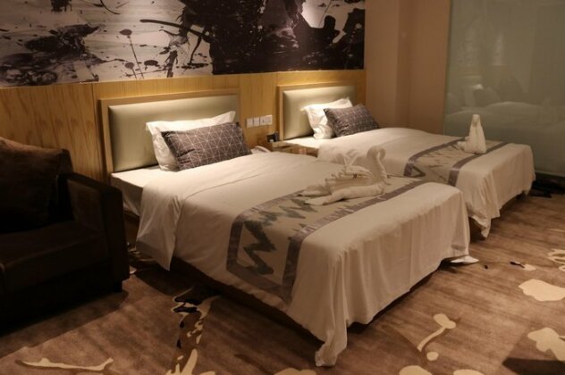 St Moritz Business Hotel - Photo4