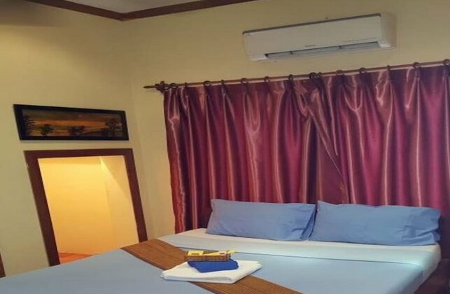 Sundance Inn & Saloon - Photo3