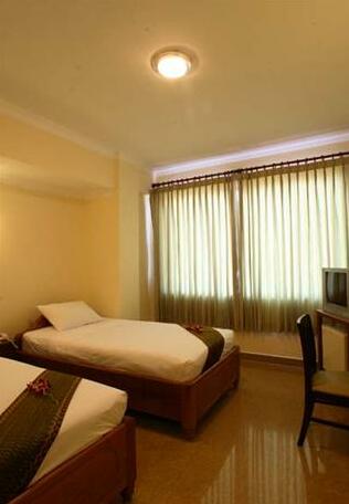Town View Hotel - Photo5