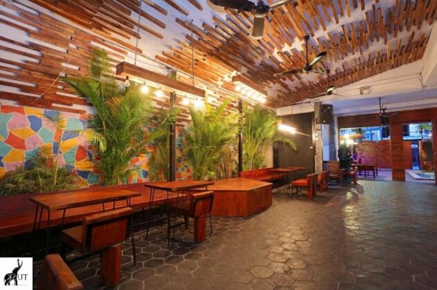 Tusk Guesthouse and Bar - Photo3