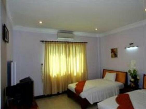U E Guest House & Restaurant - Photo4