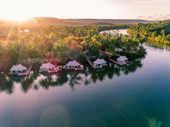 4 Rivers Floating Lodge - Photo2