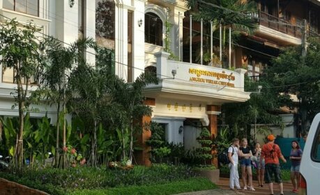 Angkor Vireak Chey Hotel