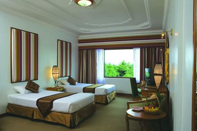 City Royal Hotel - Photo3