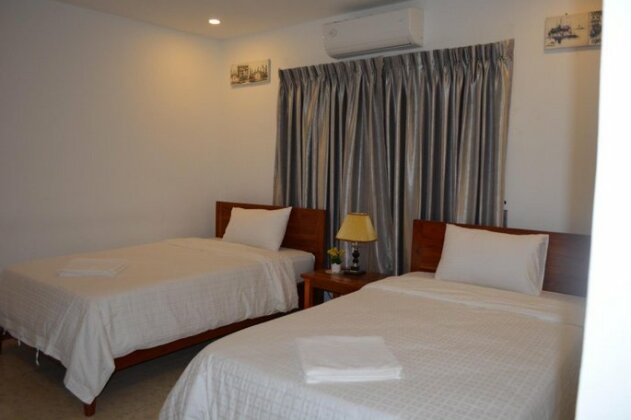 Convenient Home & Cafe - Photo2