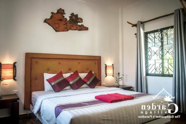 Garden Village Guesthouse & Pool Bar - Photo4