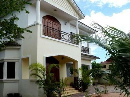 Goodkind Guesthouse - Photo2