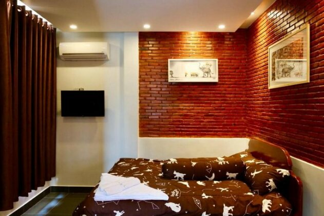 Modern Home in Khmer Neighborhood - Photo2