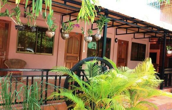 Number 9 Guesthouse - Photo2