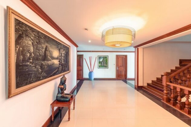 Royal Crown Hotel - Photo3
