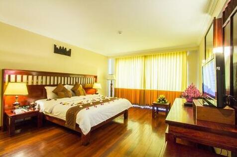 Royal Empire Hotel - Photo2