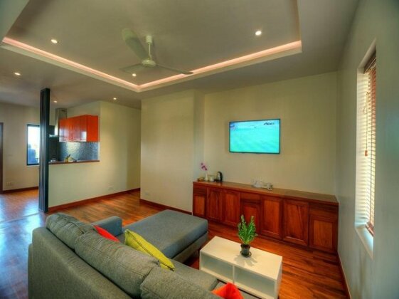 Samreth Por Resident - Photo3