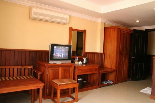 Skyway Hotel - Photo2